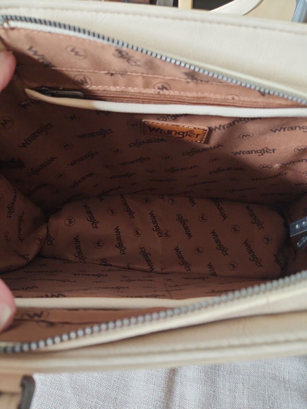 Wrangler Southwestern Aztec Faux Leather Tote Bag - Picture 6 of 7